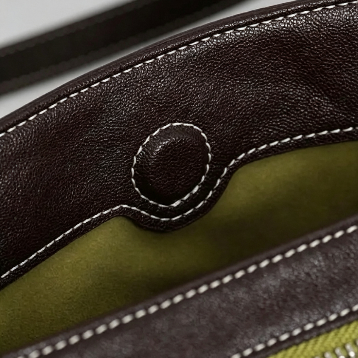 Detailed stitching on the Mercer leather work tote
